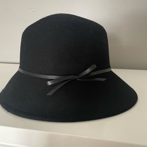 Black women  cloche Hat